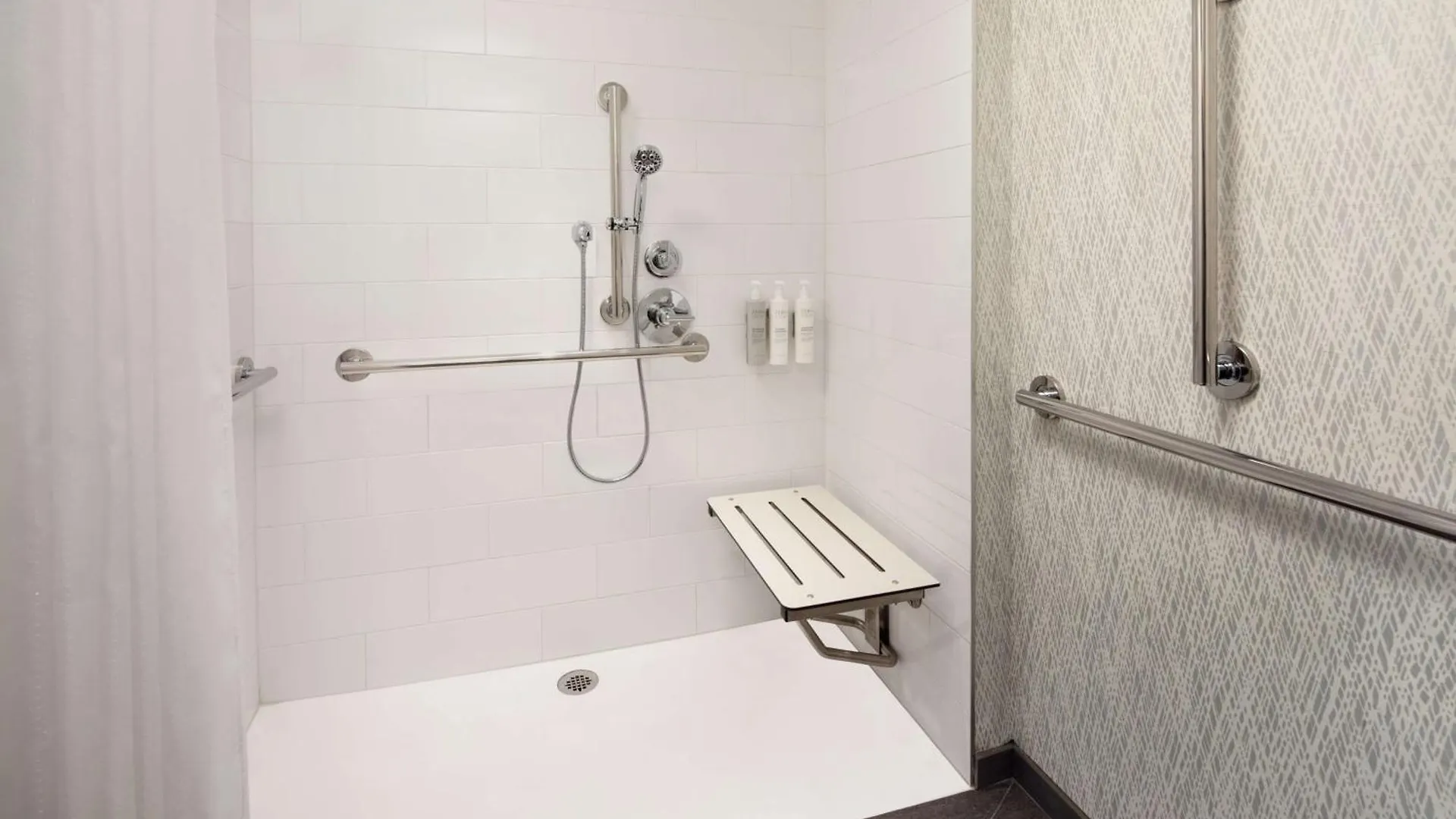 Home2 Suites By Hilton New York Times Square 3*,